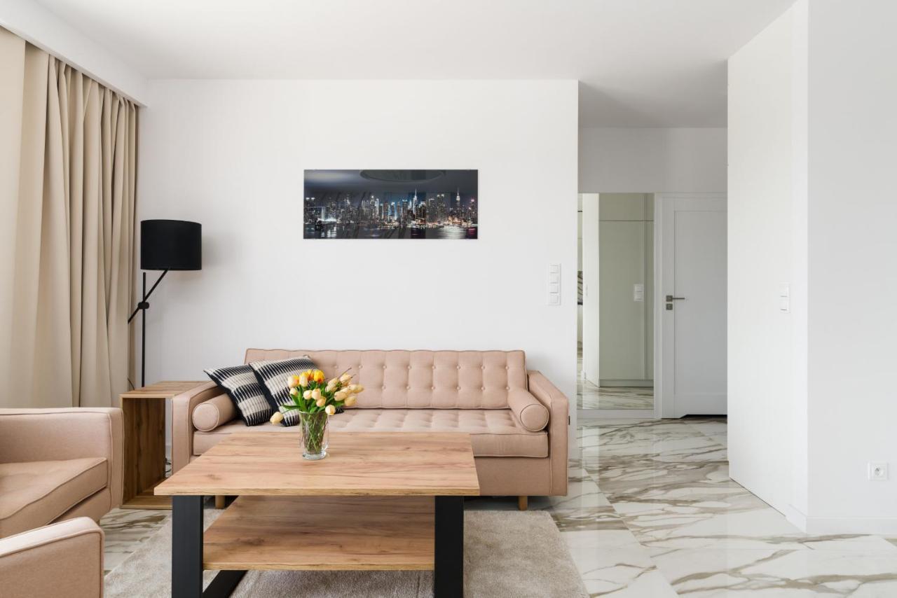 Esencja Apartments With Free Parking Garbary 104 By Noclegi Renters Познань Экстерьер фото