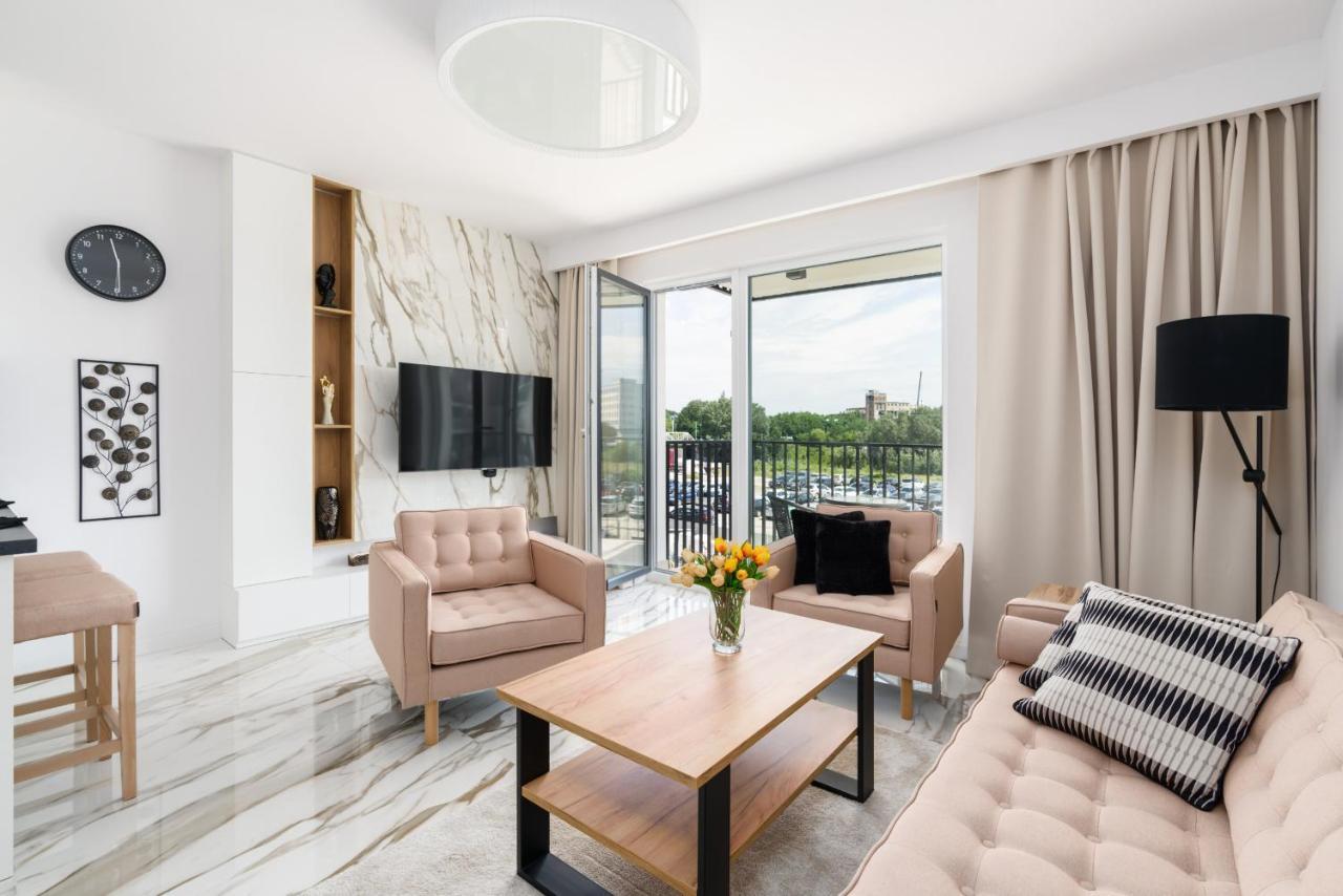 Esencja Apartments With Free Parking Garbary 104 By Noclegi Renters Познань Экстерьер фото