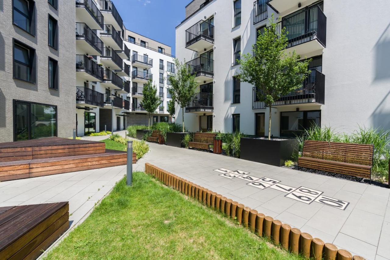 Esencja Apartments With Free Parking Garbary 104 By Noclegi Renters Познань Экстерьер фото
