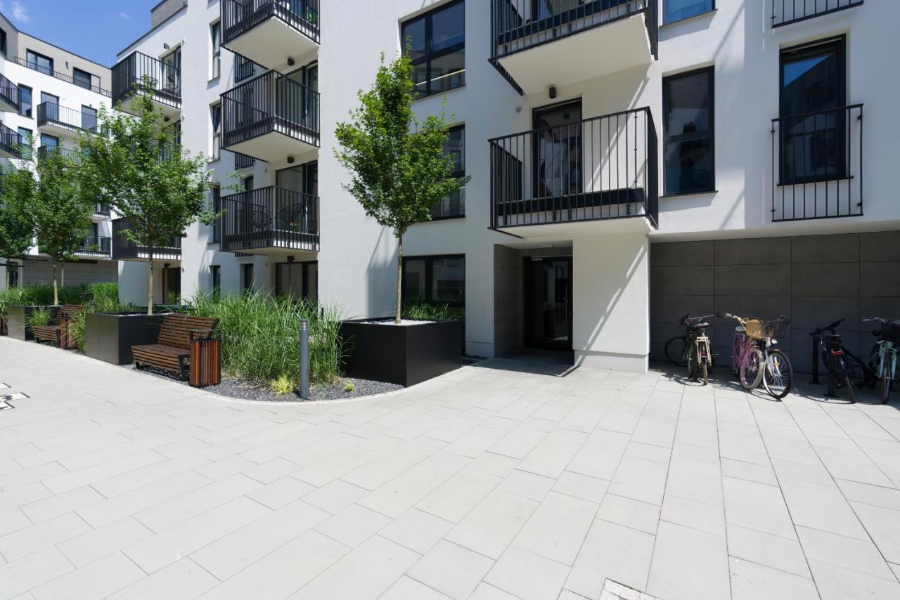 Esencja Apartments With Free Parking Garbary 104 By Noclegi Renters Познань Экстерьер фото