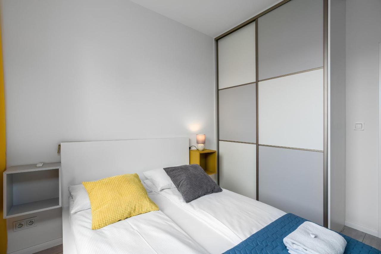 Esencja Apartments With Free Parking Garbary 104 By Noclegi Renters Познань Экстерьер фото