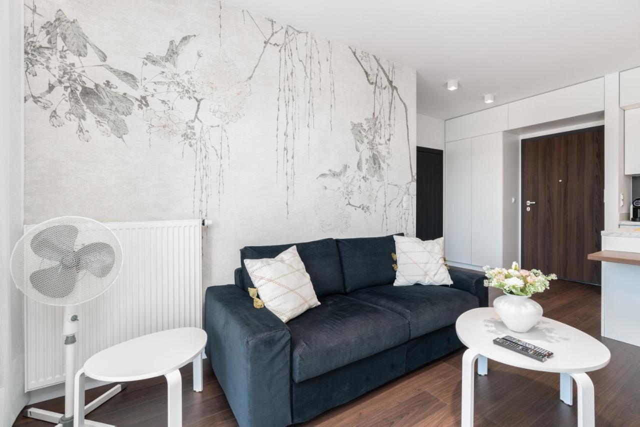 Esencja Apartments With Free Parking Garbary 104 By Noclegi Renters Познань Экстерьер фото