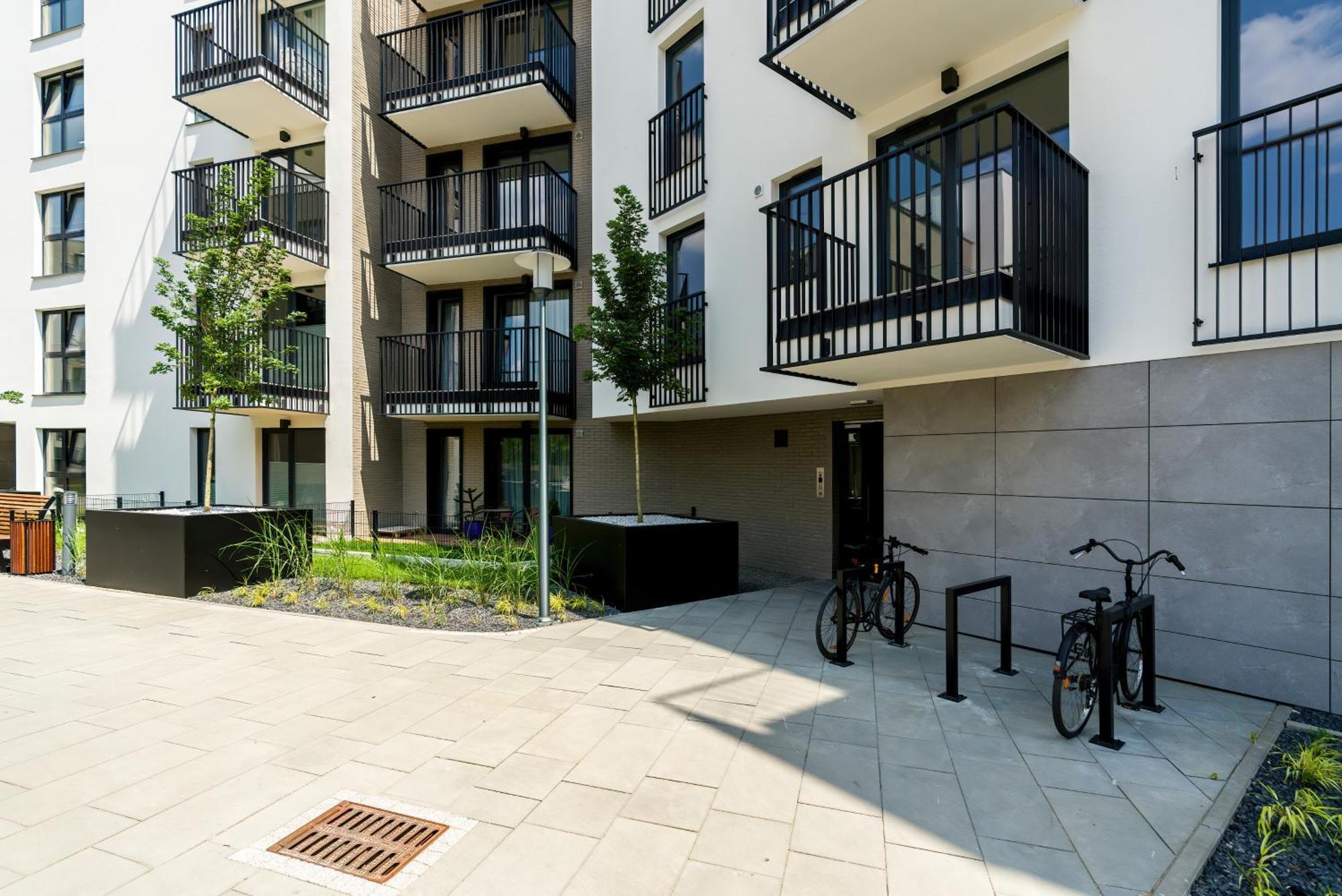 Esencja Apartments With Free Parking Garbary 104 By Noclegi Renters Познань Экстерьер фото